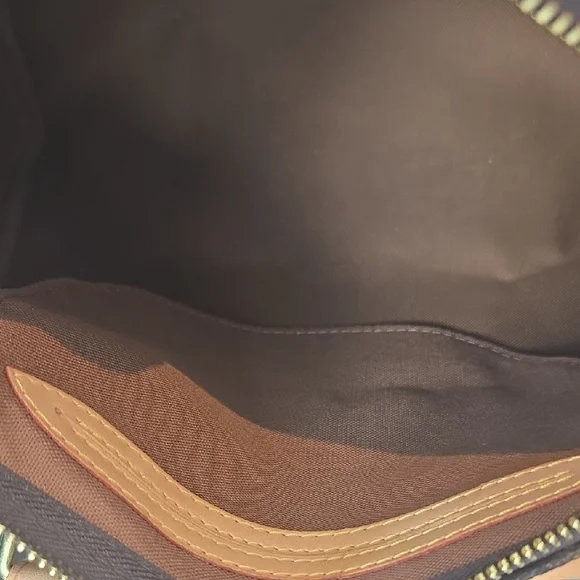 Louis Vuitton Speedy 25 with keys, box & dust bag.  Excellent Condition! - Picture 9 of 16